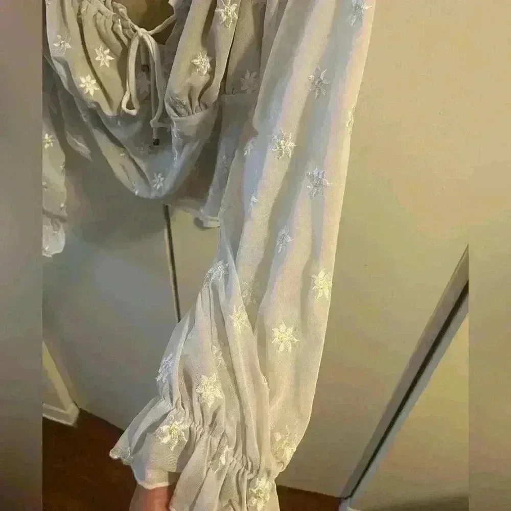 Acoa White blouse - Picture 8 of 10